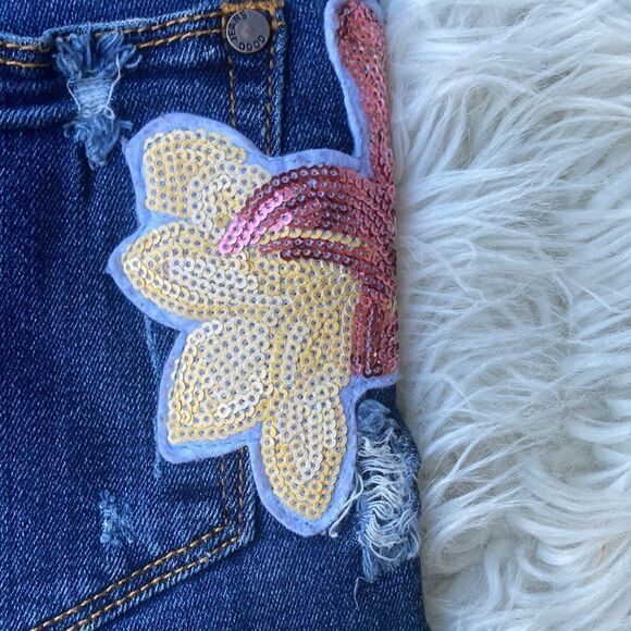 GoGo Jeans USA Embellished Distressed Cut Off Shorts Size 5 - Picture 7 of 10